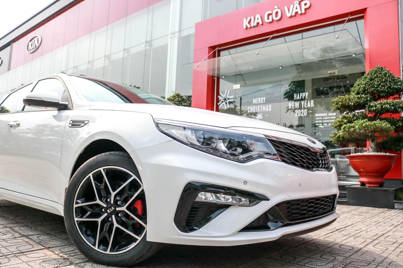 Kia Optima 2.4 GT-line 2020 - Kia Phú Mỹ Hưng bán xe Kia Optima 2.4 GT-line đời 2020, màu trắng