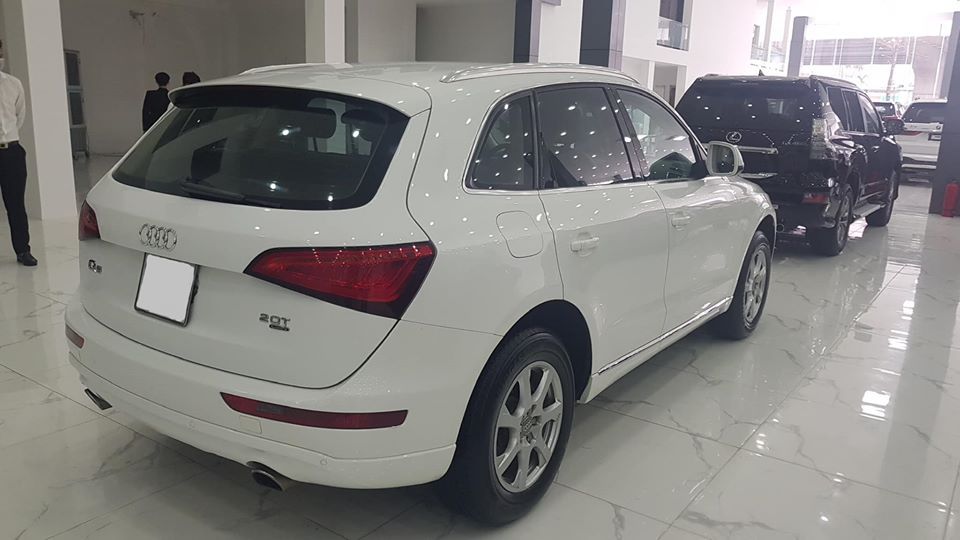 Audi Q5 2013 - Cần bán lại xe Audi Q5 2.0T Quattro năm 2013, màu trắng, nhập khẩu, giá cực kì thấp