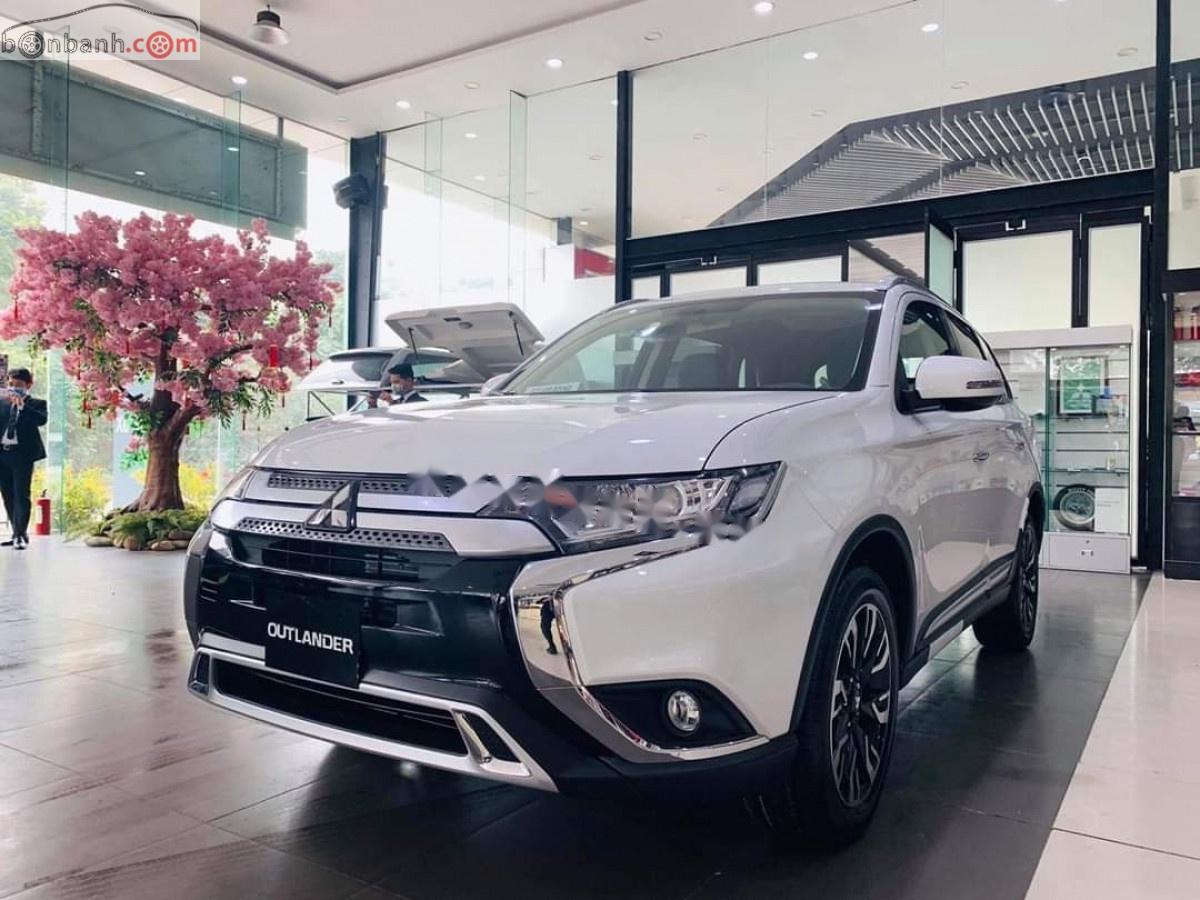 Mitsubishi Outlander 2020 - Bán Mitsubishi Outlander đời 2020, màu trắng, giá 825tr