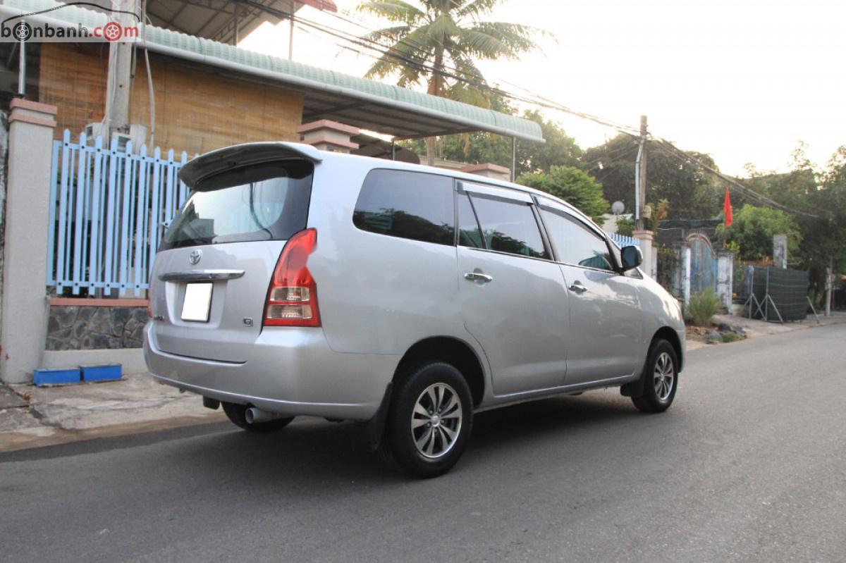 Toyota Innova   2007 - Bán xe cũ Toyota Innova 2.0 MT sản xuất 2007, màu bạc