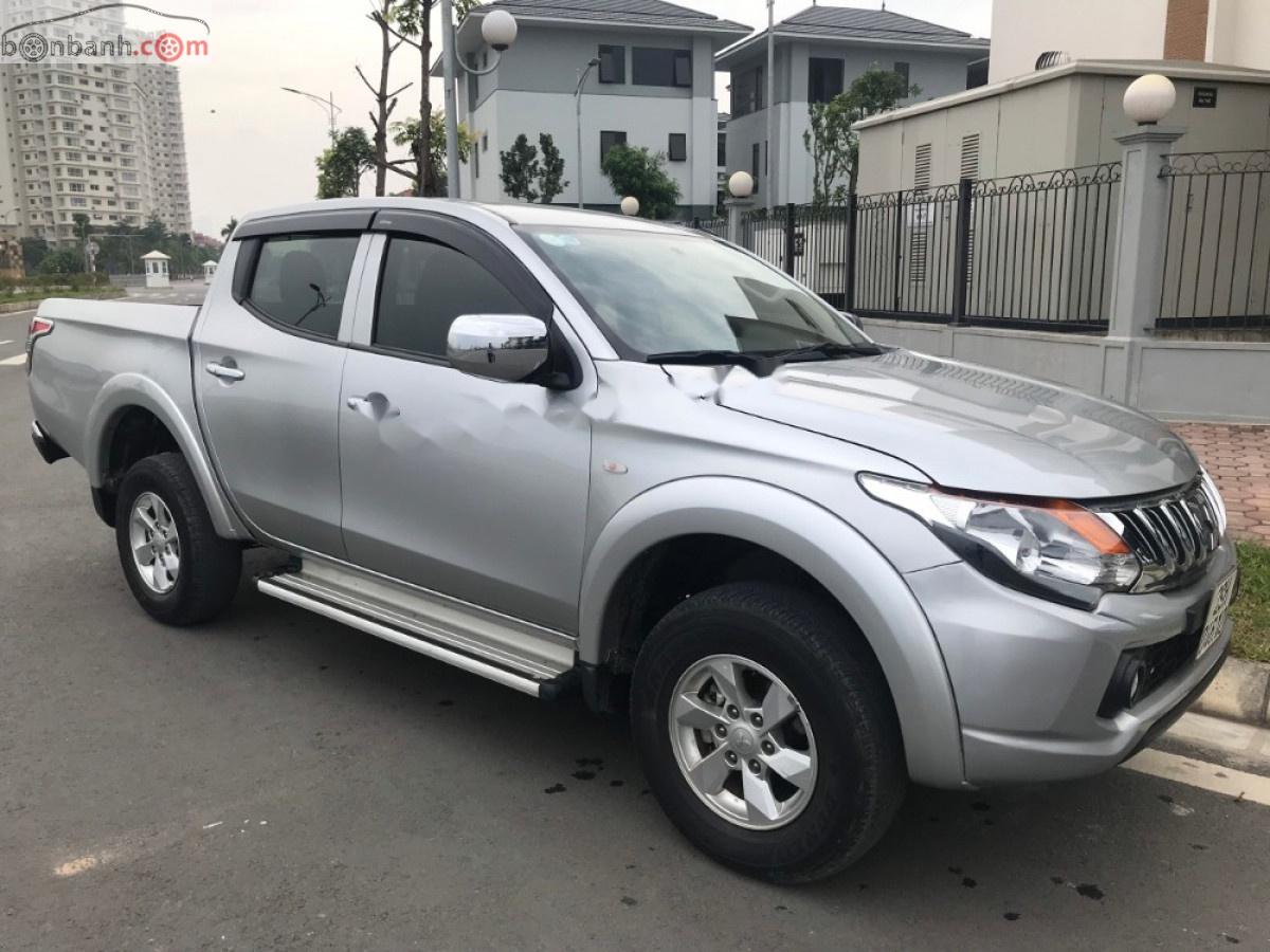 Mitsubishi Triton 2017 - Cần bán gấp Mitsubishi Triton MT sản xuất 2017, màu bạc, nhập khẩu nguyên chiếc như mới