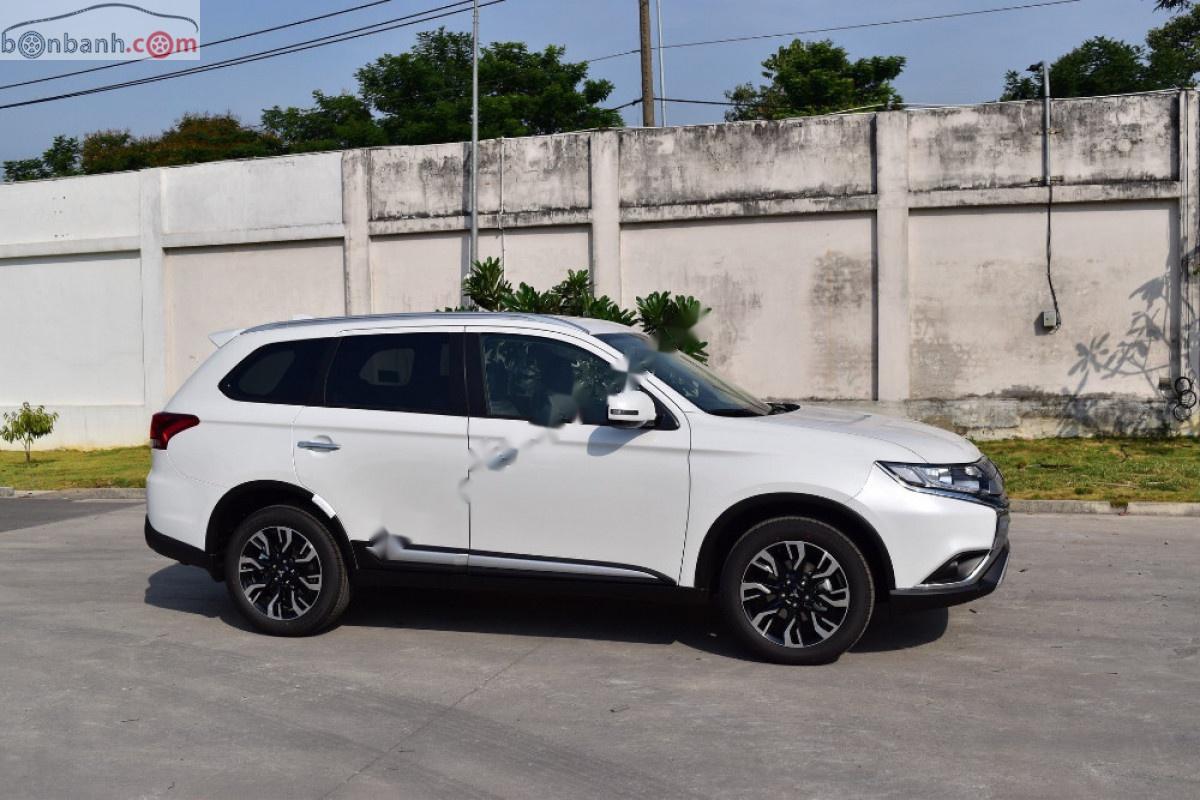 Mitsubishi Outlander 2020 - Bán Mitsubishi Outlander đời 2020, màu trắng, giá 825tr