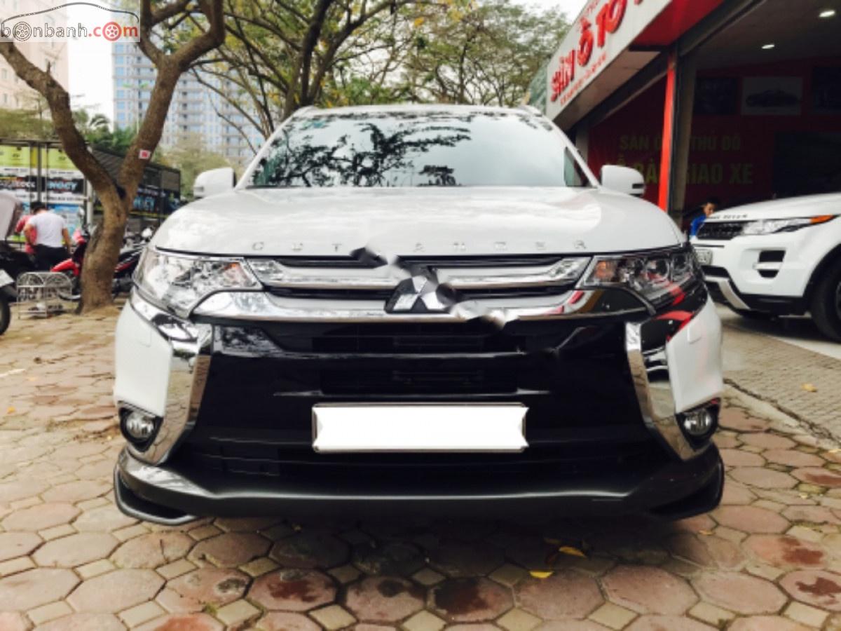 Mitsubishi Outlander 2019 - Cần bán gấp Mitsubishi Outlander sản xuất năm 2019, màu trắng