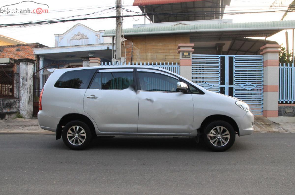 Toyota Innova   2007 - Bán xe cũ Toyota Innova 2.0 MT sản xuất 2007, màu bạc