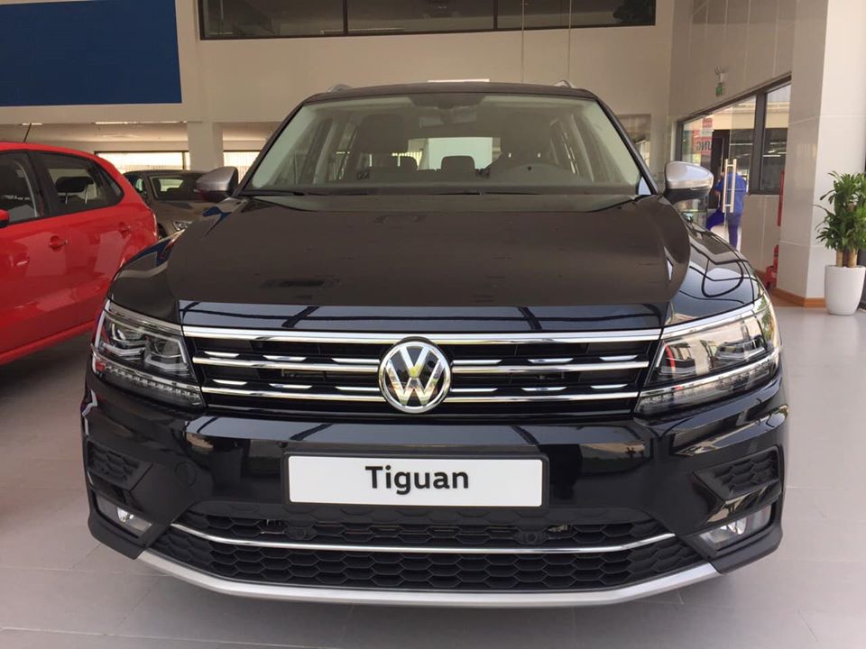 Volkswagen Tiguan Allspace 2018 - Bán ô tô Volkswagen tiguan topline  đời 2019, giá 1799tr nhiều tặng 100% phí trước bạ