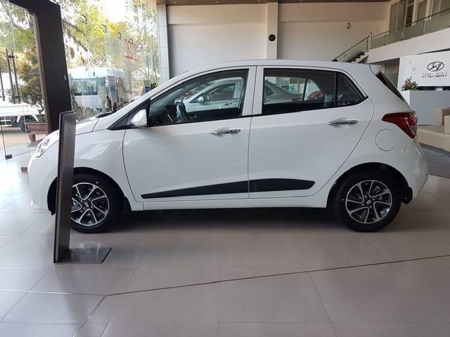 Hyundai Grand i10 2019 - Bán ô tô Hyundai Grand i10 1.2AT năm 2019, màu trắng