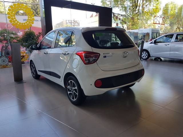 Hyundai Grand i10 2019 - Bán ô tô Hyundai Grand i10 1.2AT năm 2019, màu trắng