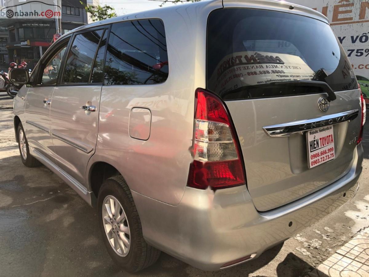 Toyota Innova 2.0G 2013 - Bán xe Toyota Innova 2.0G năm sản xuất 2013, màu bạc như mới, giá tốt