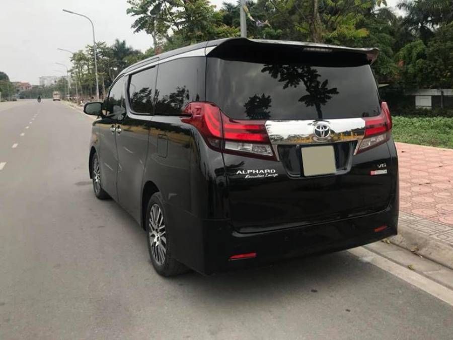 Toyota Alphard Executive 2016 - Chính chủ cần bán xe Toyota Alphard Executive sản xuất năm 2016, màu đen