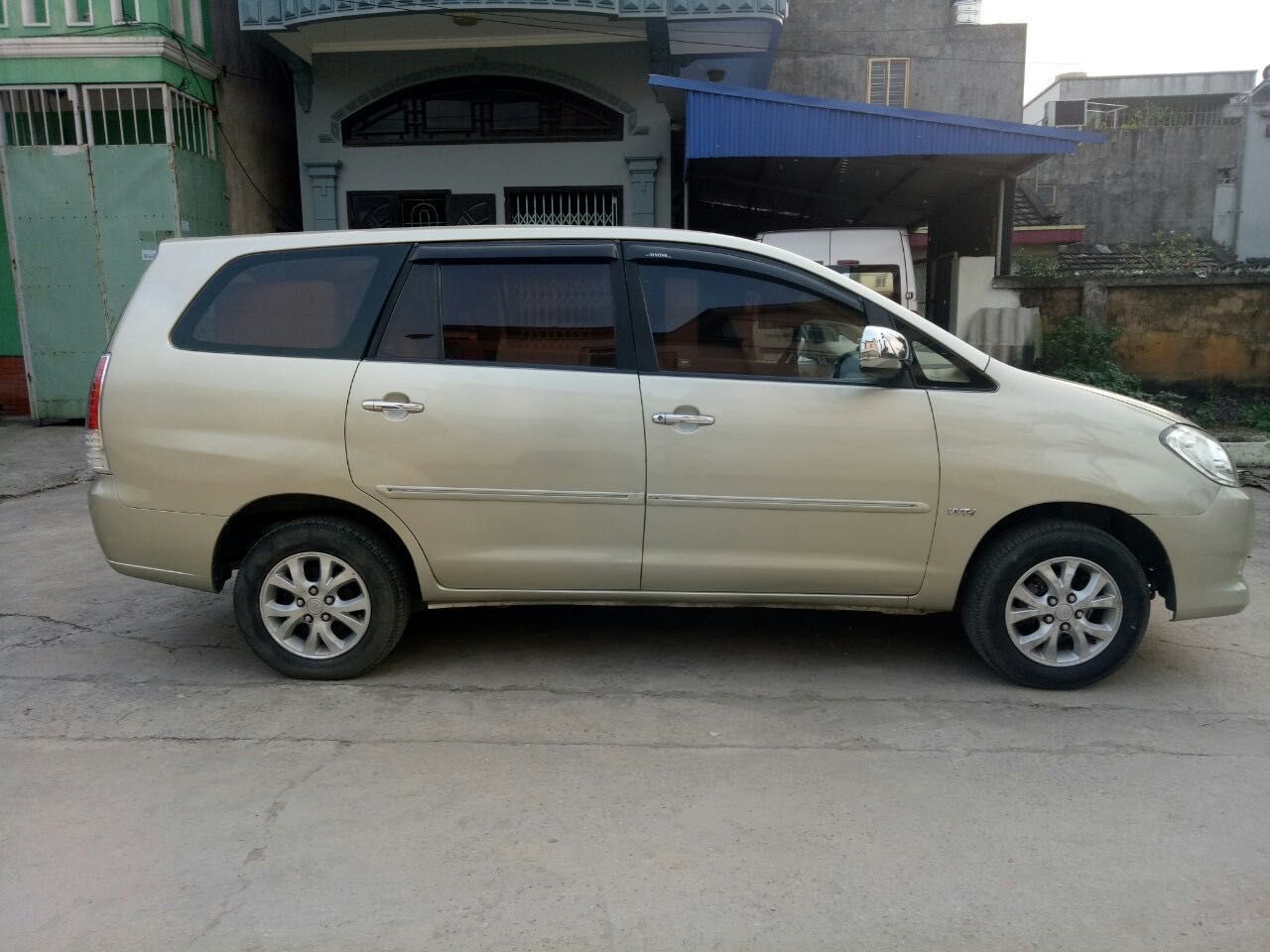 Toyota Innova 2007 - Cần bán gấp Toyota Innova sản xuất năm 2007, màu vàng cát