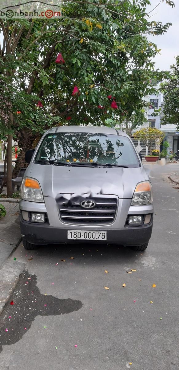 Hyundai Grand Starex Van 2.5 MT 2005 - Cần bán lại xe Hyundai Grand Starex Van 2.5 MT 2005, màu bạc, xe nhập 