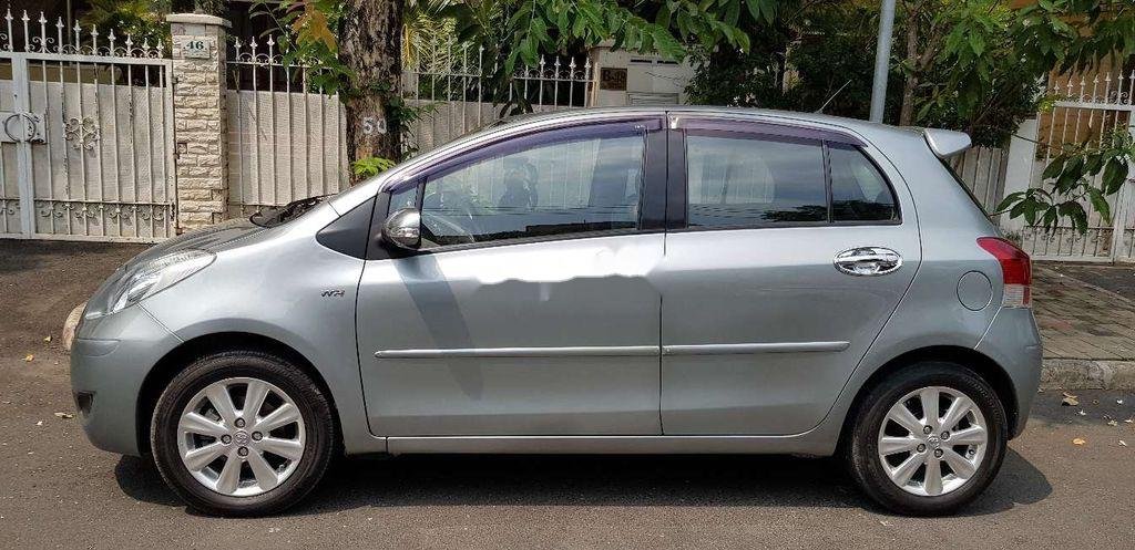 Toyota Yaris 2011 - Bán ô tô Toyota Yaris 2011, màu bạc, 370tr