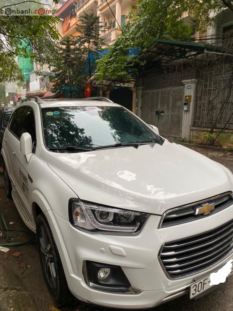 Chevrolet Captiva   2017 - Bán Chevrolet Captiva Revv LTZ 2.4 AT 2017, màu trắng, xe gia đình