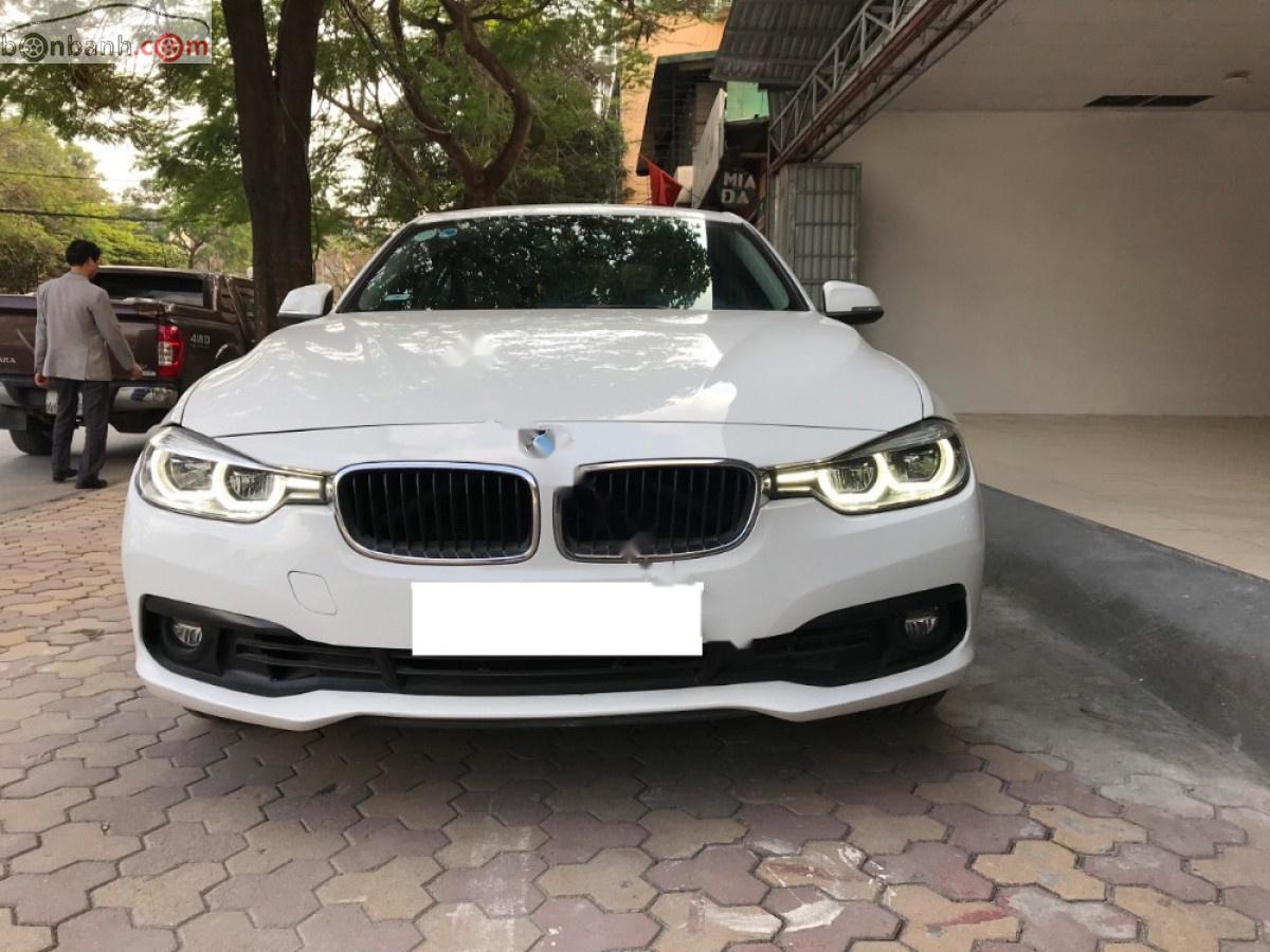 BMW 3 Series 320i 2016 - Cần bán xe BMW 3 Series 320i 2016, màu trắng, xe nhập số tự động