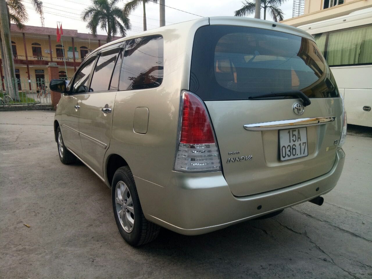 Toyota Innova 2007 - Cần bán gấp Toyota Innova sản xuất năm 2007, màu vàng cát