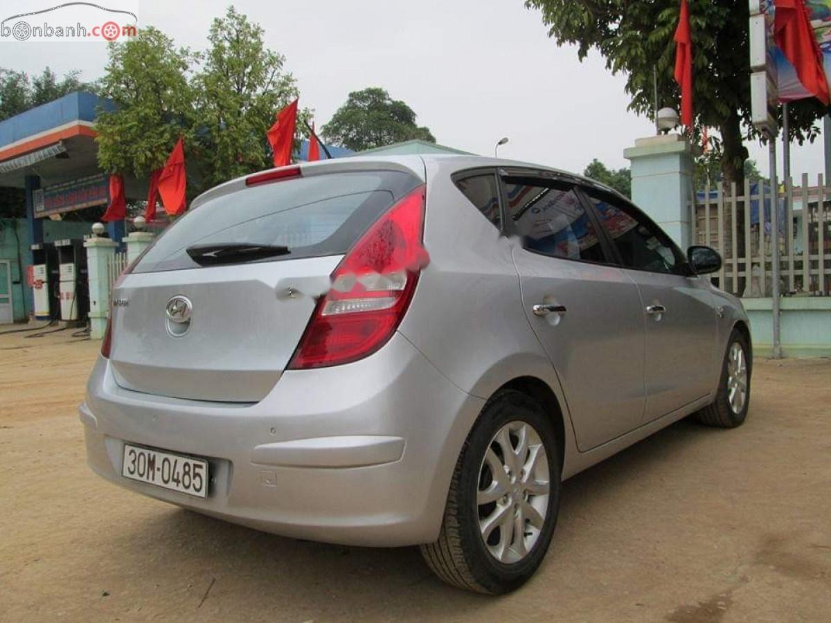 Hyundai i30 1.6 AT CRDi 2008 - Bán ô tô Hyundai i30 1.6 AT CRDi năm 2008, màu bạc, nhập khẩu nguyên chiếc