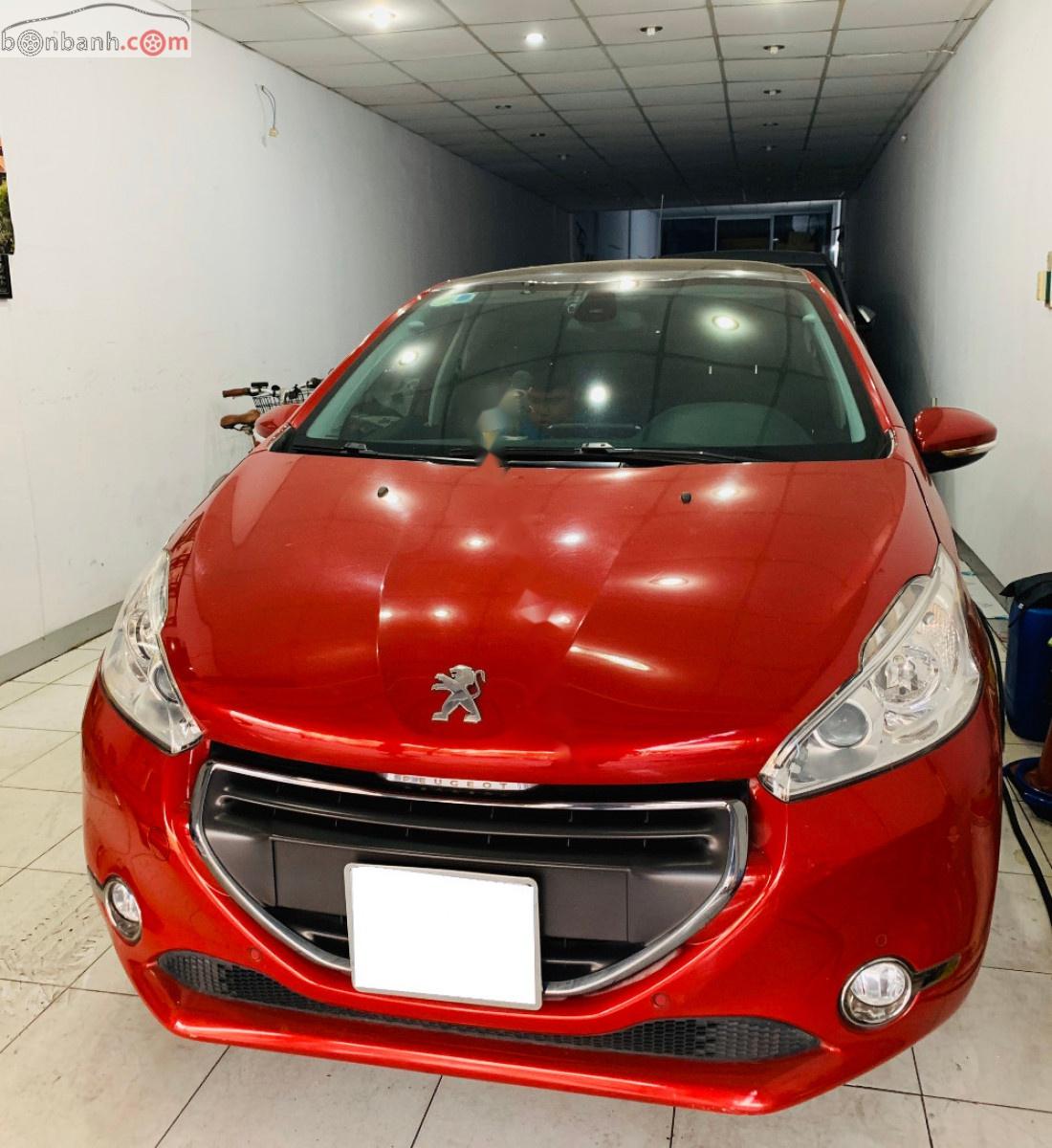 Peugeot 208 2014 - Bán Peugeot 208 sản xuất năm 2014, màu đỏ, nhập khẩu 