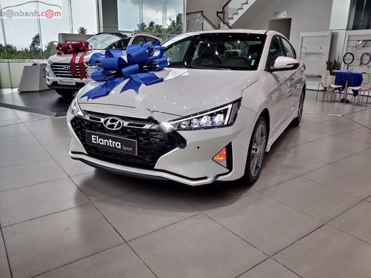 Hyundai Elantra   2020 - Bán xe Hyundai Elantra Sport 1.6 AT sản xuất 2020, màu trắng