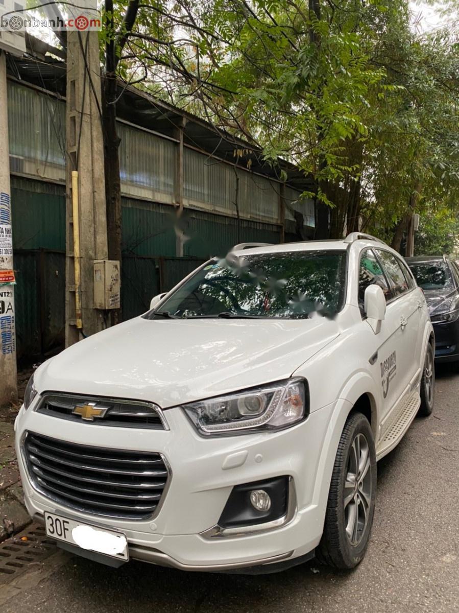 Chevrolet Captiva   2017 - Bán Chevrolet Captiva Revv LTZ 2.4 AT 2017, màu trắng, xe gia đình