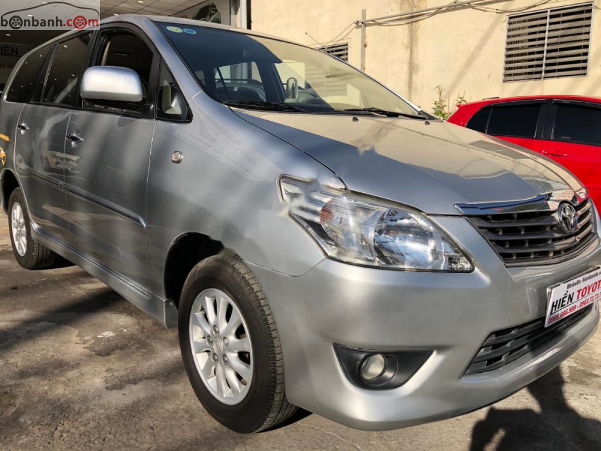 Toyota Innova 2.0G 2013 - Bán xe Toyota Innova 2.0G năm sản xuất 2013, màu bạc như mới, giá tốt