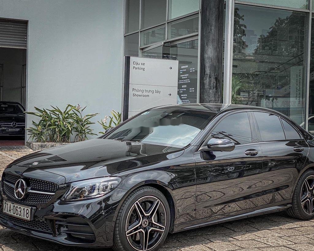 Mercedes-Benz C class  C300 AMG  2018 - Bán Mercedes C300 AMG đời 2018, màu đen chính chủ