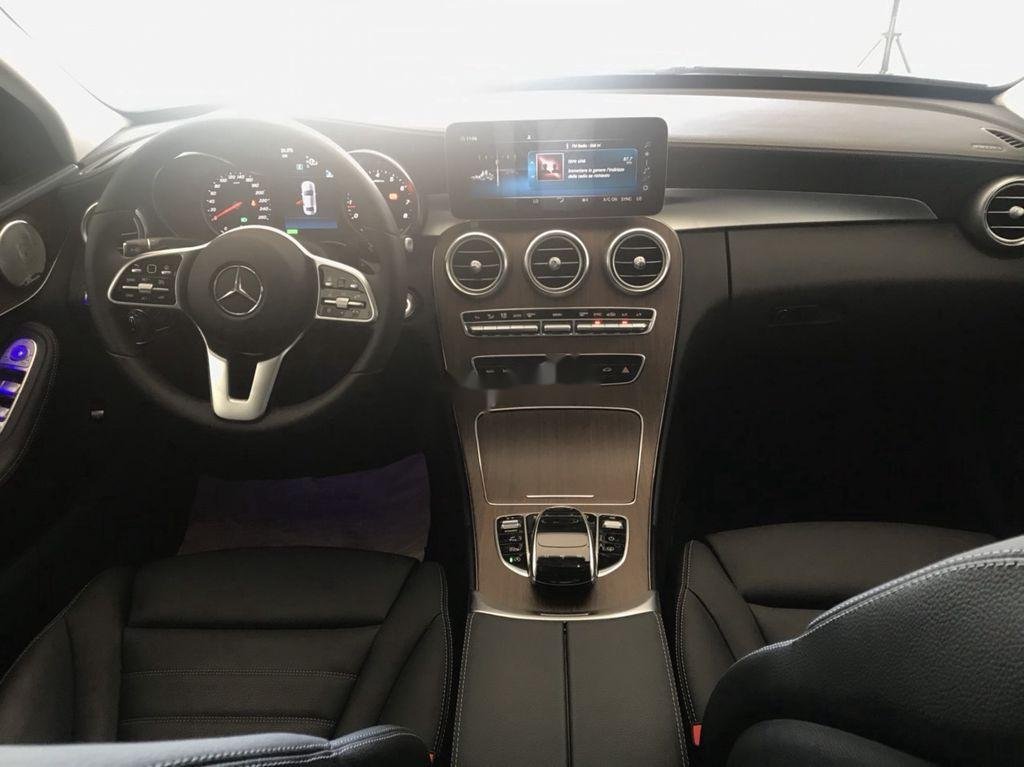 Mercedes-Benz C class   2018 - Cần bán gấp Mercedes C200 Exclusive sản xuất 2018 giá tốt