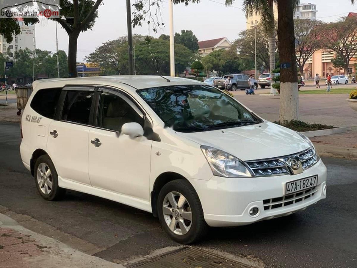 Nissan Grand livina 2011 - Bán Nissan Grand livina 2011, màu trắng, chính chủ