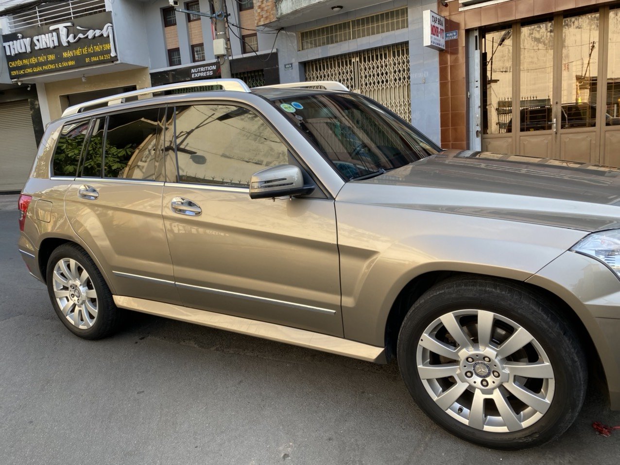 Mercedes-Benz GLK Class 2009 - Cần bán Mercedes sản xuất năm 2009 còn mới, giá chỉ 720 triệu