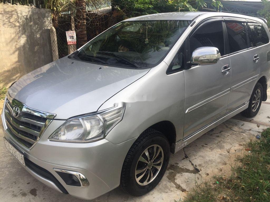 Toyota Innova     2012 - Cần bán gấp Toyota Innova sản xuất 2012