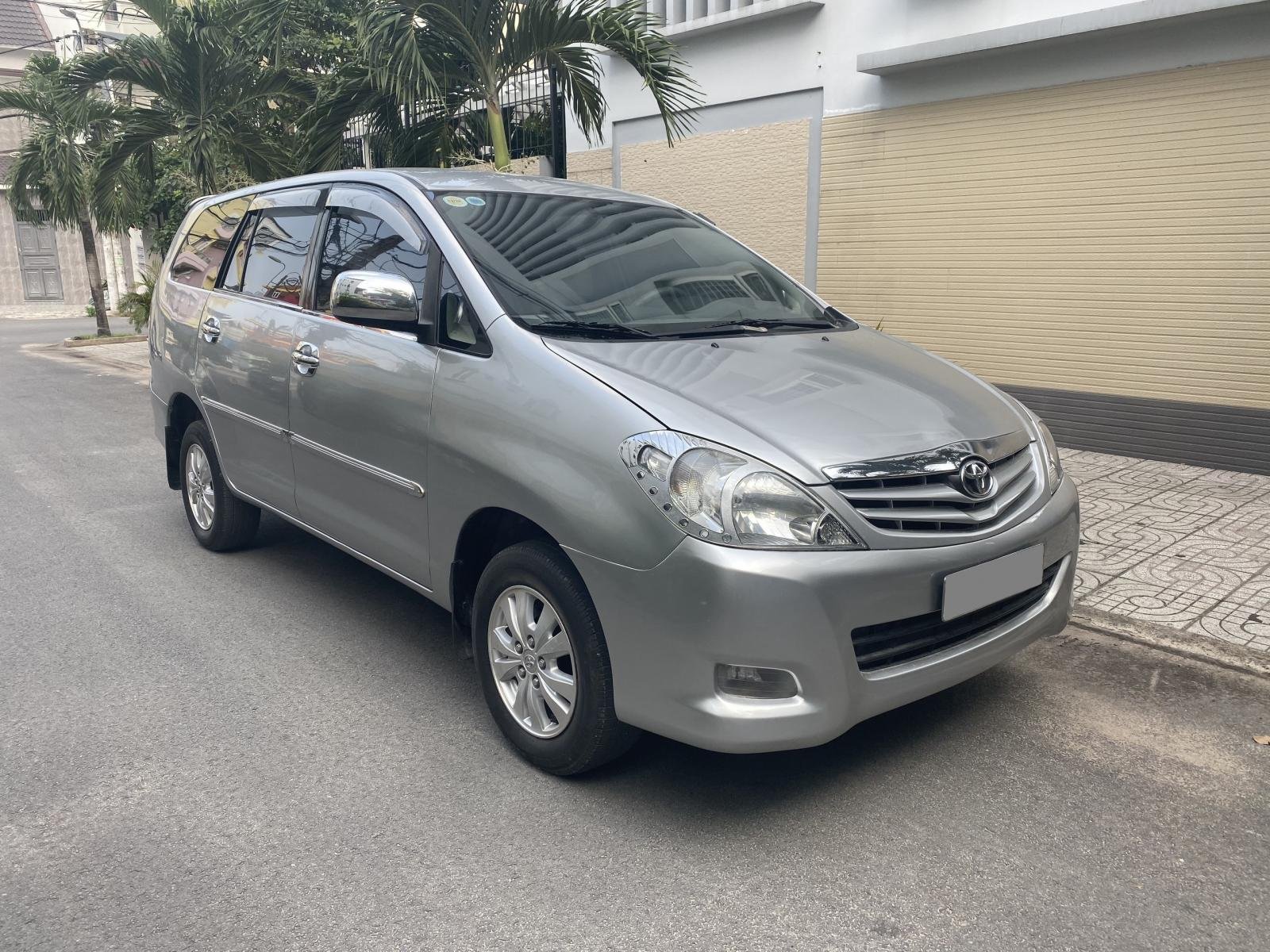 Toyota Innova     2012 - Bán Toyota Innova sản xuất 2012, giá tốt