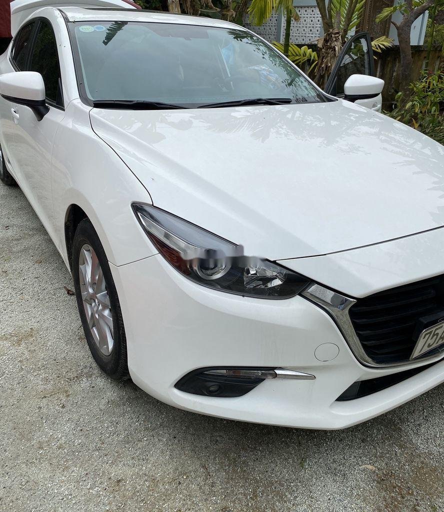 Mazda 3    2017 - Bán Mazda 3 đời 2017, màu trắng, nhập khẩu nguyên chiếc