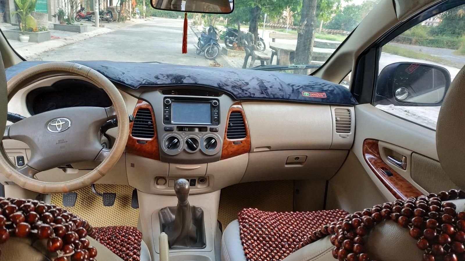 Toyota Innova 2007 - Cần bán gấp Toyota Innova năm 2007, màu bạc, nhập khẩu nguyên chiếc, giá tốt