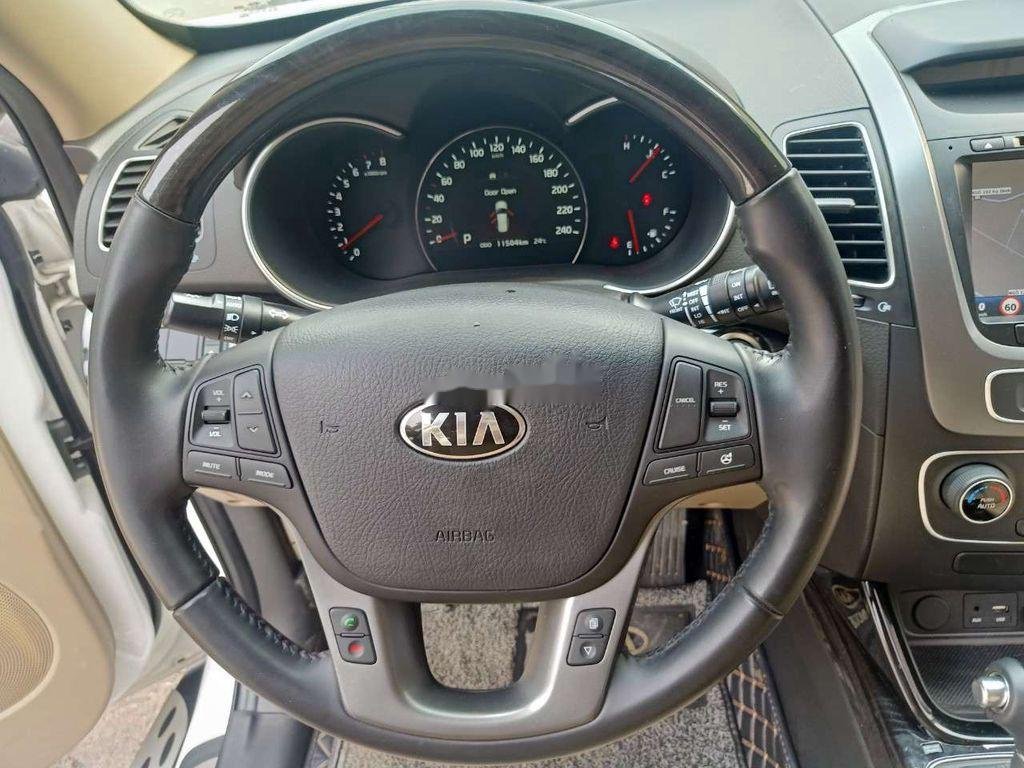 Kia Sorento 2019 - Cần bán xe Kia Sorento năm sản xuất 2019 số tự động, giá 899tr