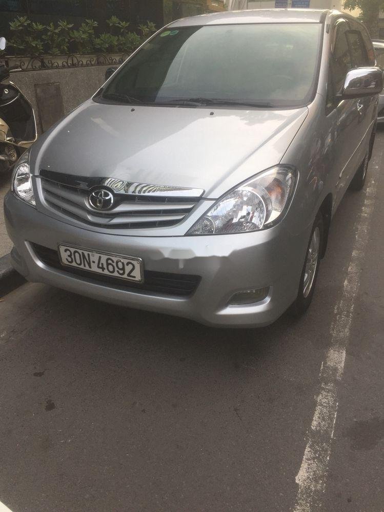 Toyota Innova  G 2009 - Bán ô tô Toyota Innova G năm sản xuất 2009, màu bạc, nhập khẩu nguyên chiếc giá cạnh tranh