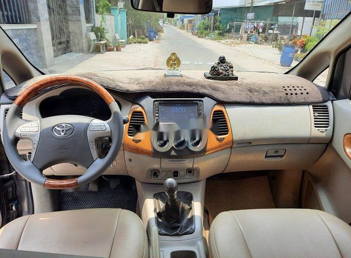 Toyota Innova 2011 - Cần bán lại xe Toyota Innova G năm 2011 chính chủ, giá chỉ 340 triệu