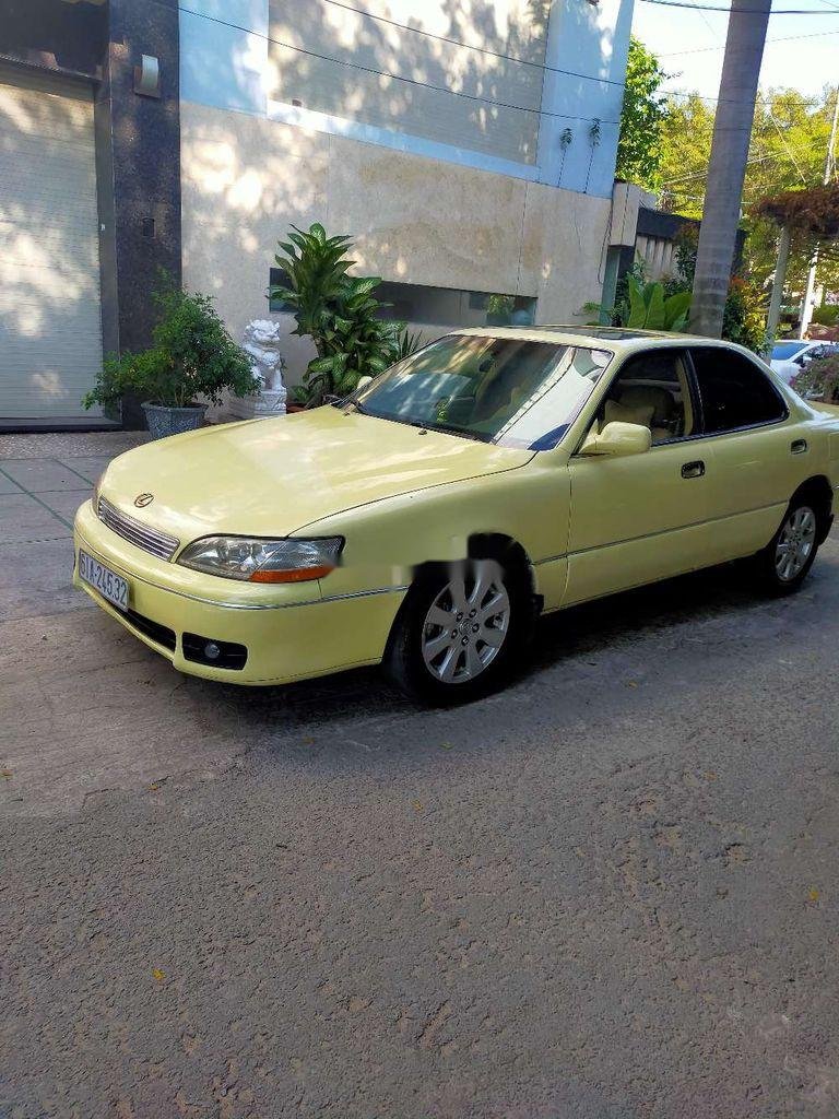 Lexus ES    1994 - Cần bán Lexus ES đời 1994, màu vàng, nhập khẩu nguyên chiếc