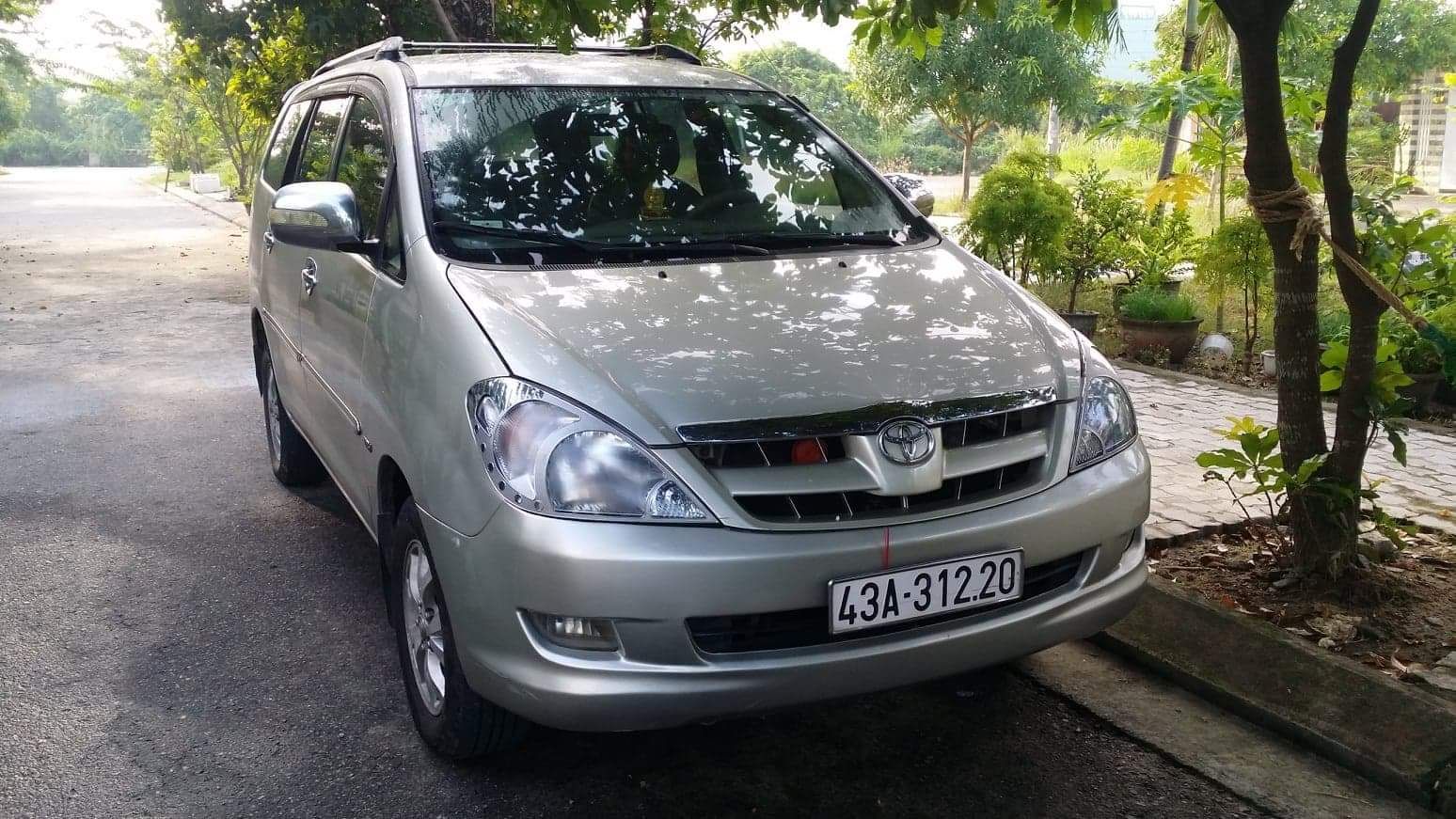 Toyota Innova 2007 - Cần bán gấp Toyota Innova năm 2007, màu bạc, nhập khẩu nguyên chiếc, giá tốt