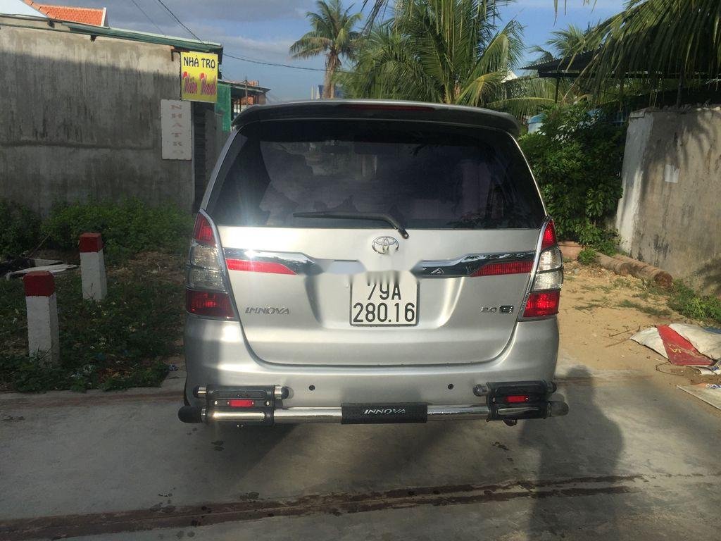 Toyota Innova     2012 - Cần bán gấp Toyota Innova sản xuất 2012