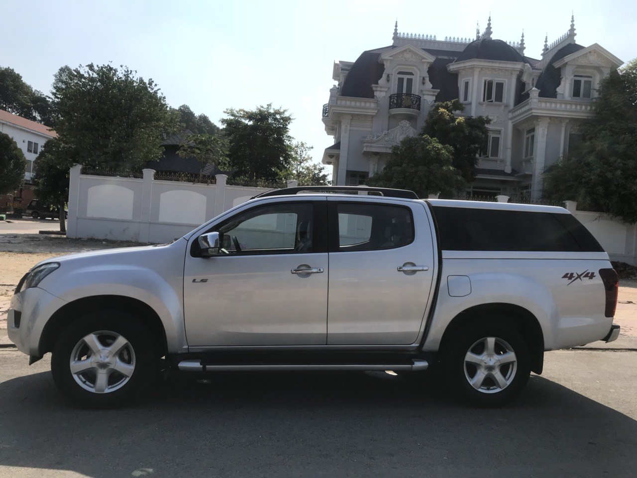 Isuzu Dmax     2017 - Bán ô tô Isuzu Dmax năm 2017