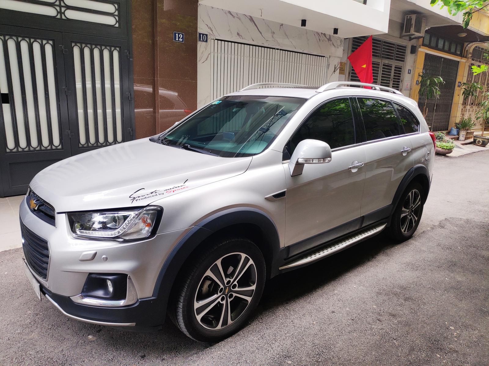 Chevrolet Captiva 2016 - Bán Chevrolet Captiva sản xuất 2016, màu bạc, giá tốt