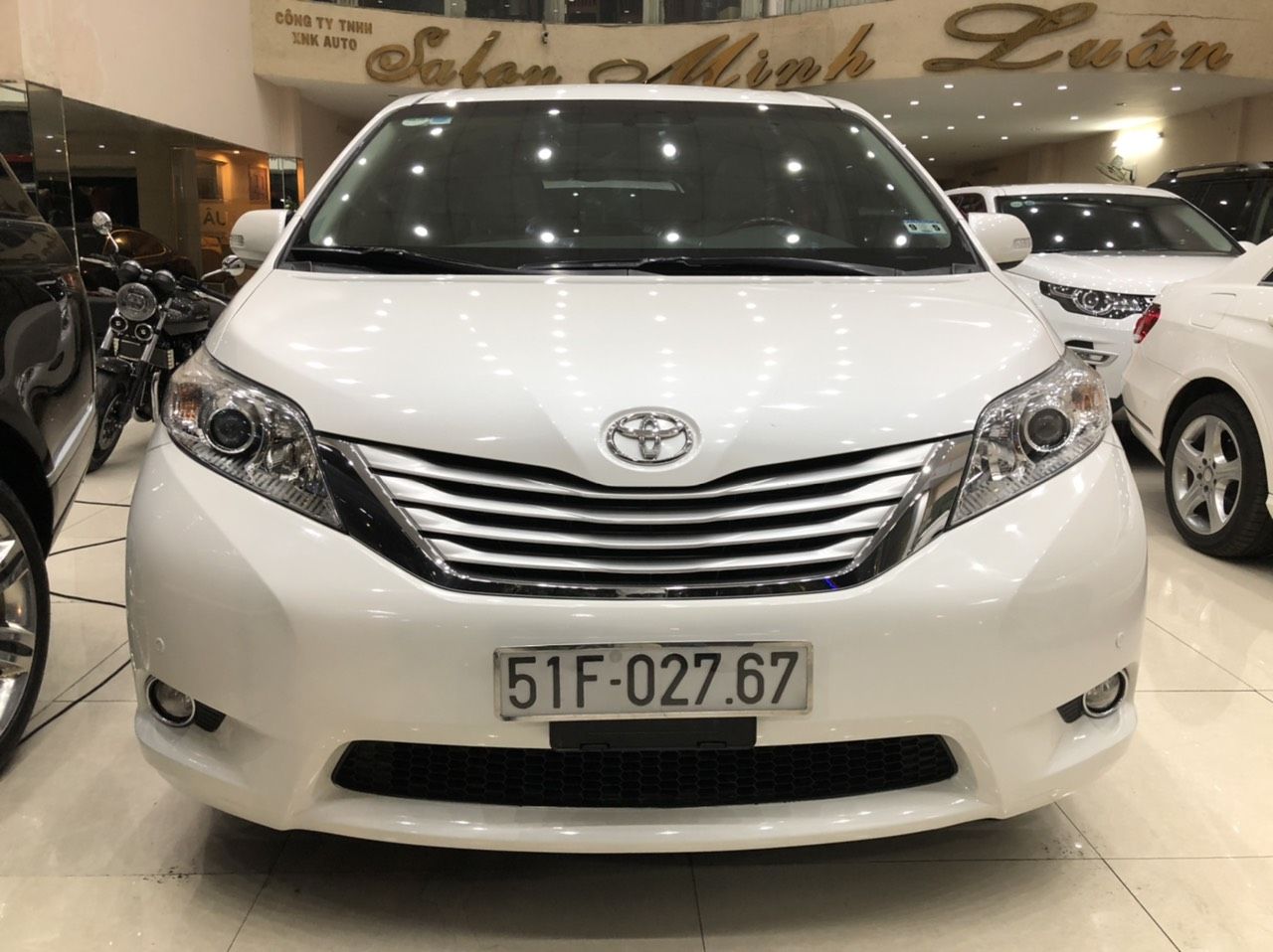 Toyota Sienna 2014 - Cần bán lại xe Toyota Sienna đời 2014, màu trắng, xe nhập