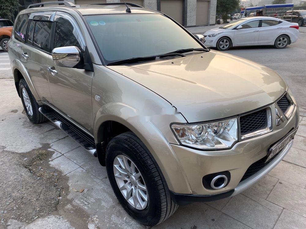 Mitsubishi Pajero   2012 - Cần bán gấp Mitsubishi Pajero sản xuất năm 2012, giá 470tr