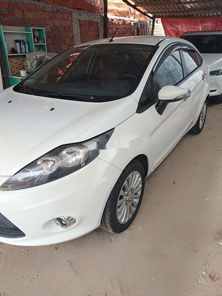 Ford Fiesta     2011 - Cần bán xe Ford Fiesta năm sản xuất 2011, màu trắng giá cạnh tranh