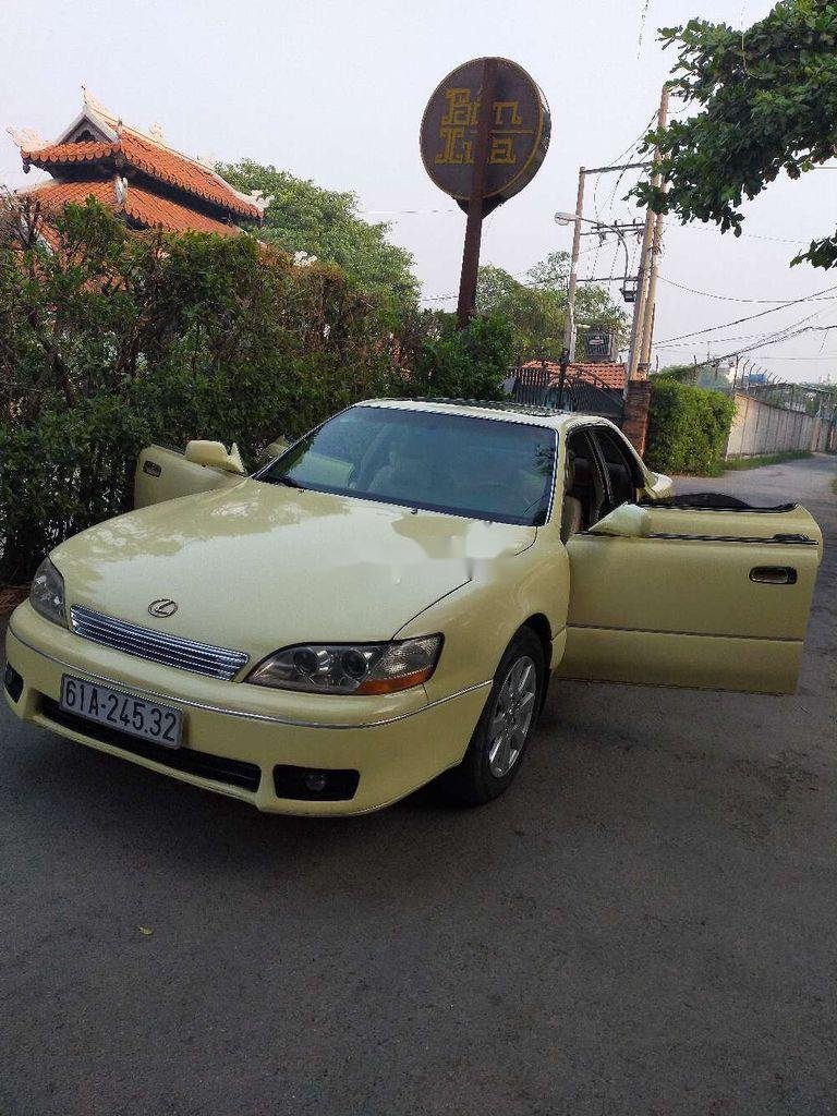 Lexus ES    1994 - Cần bán Lexus ES đời 1994, màu vàng, nhập khẩu nguyên chiếc