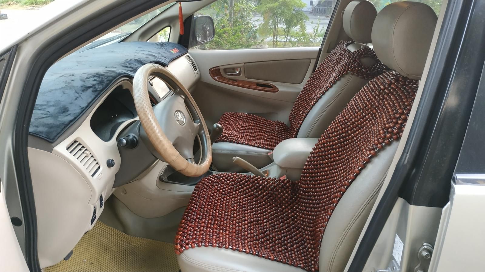 Toyota Innova 2007 - Cần bán gấp Toyota Innova năm 2007, màu bạc, nhập khẩu nguyên chiếc, giá tốt