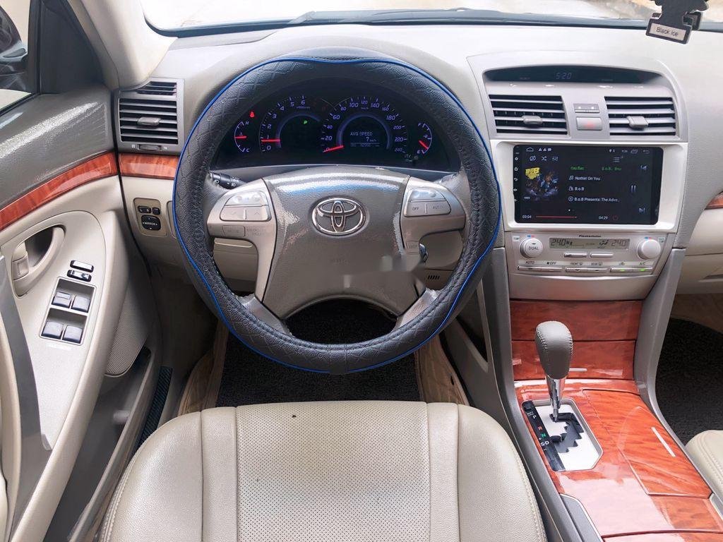 Toyota Camry   2010 - Cần bán lại Toyota Camry năm sản xuất 2010, xe tư nhân