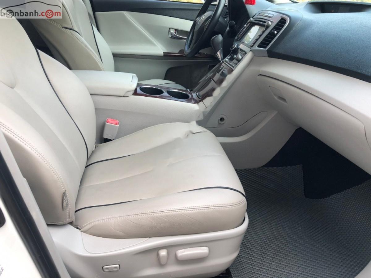 Toyota Venza   2010 - Bán Toyota Venza 3.5 AWD năm 2010, màu trắng, nhập khẩu  