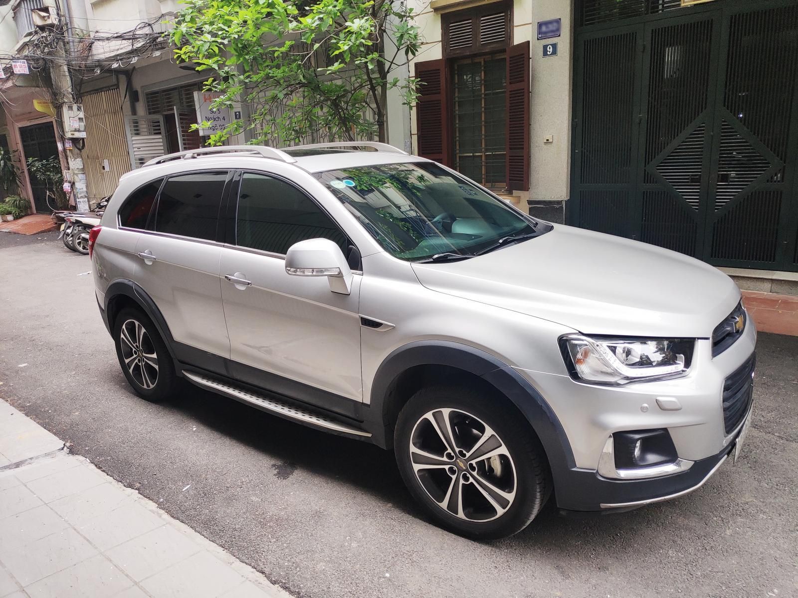 Chevrolet Captiva 2016 - Bán Chevrolet Captiva sản xuất 2016, màu bạc, giá tốt