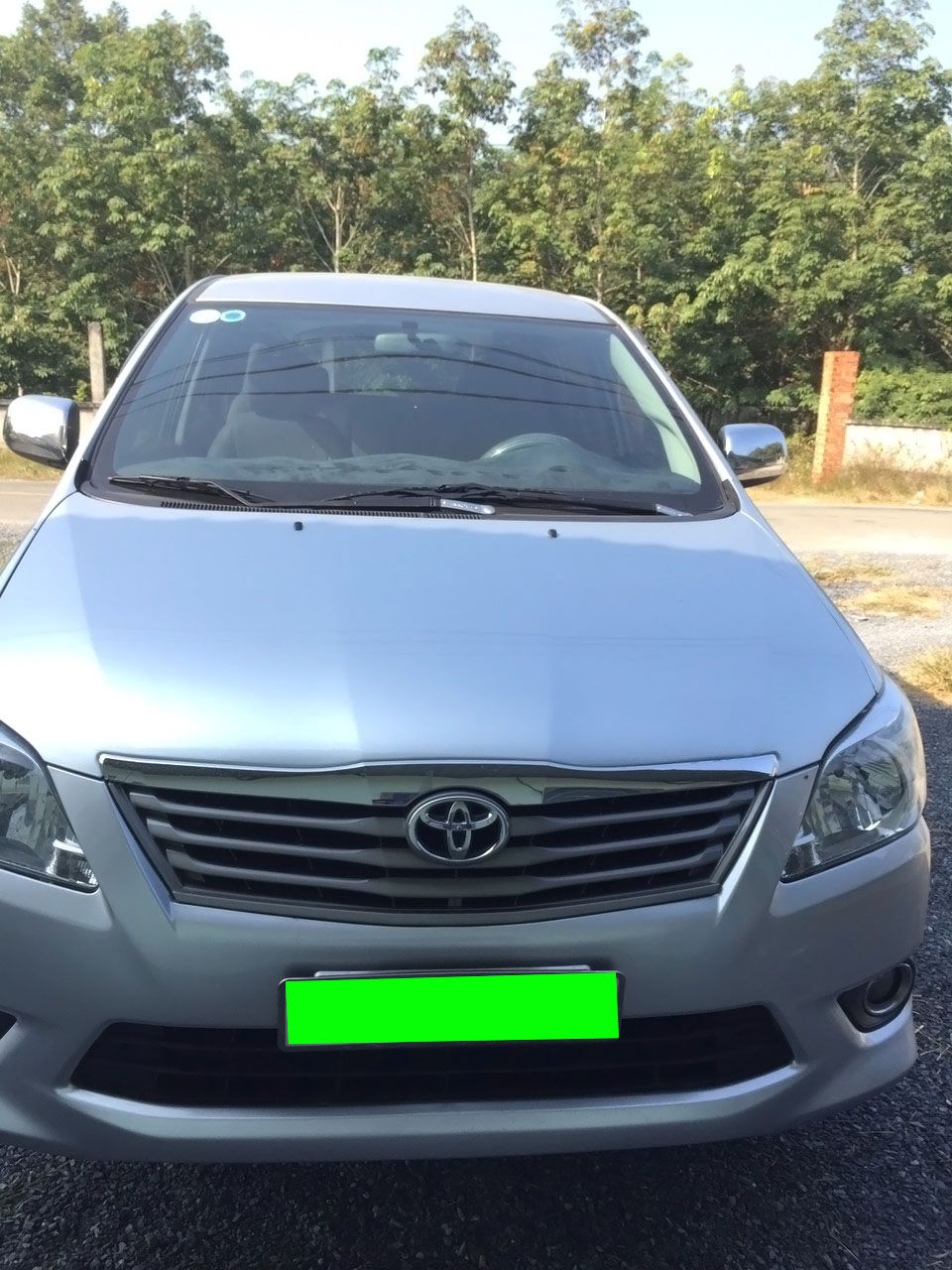 Toyota Innova E 2013 - Bán Toyota Innova E đời 2013, màu bạc, xe gia đình