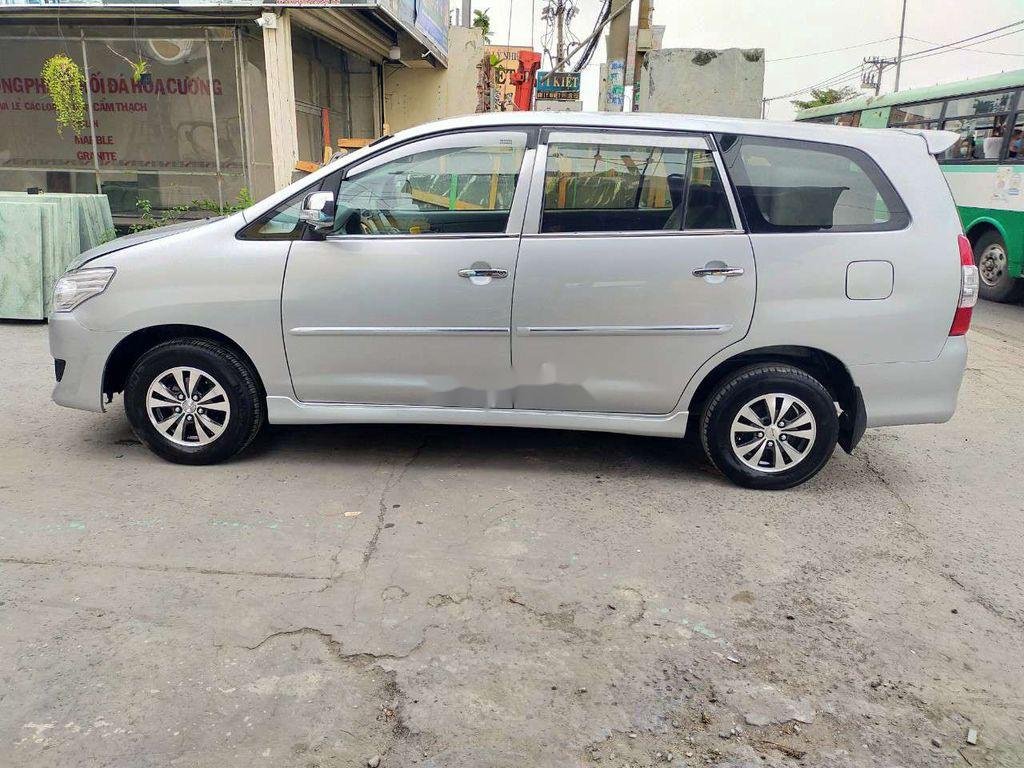 Toyota Innova   2009 - Bán xe Toyota Innova sản xuất năm 2009, giá chỉ 238 triệu